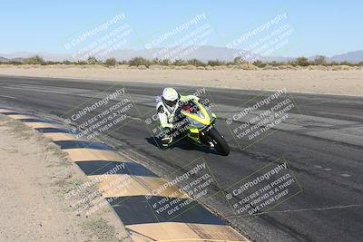 media/Dec-01-2025-Moto Forza (Mon) [[2daa91e15f]]/2-Intermediate Group/Session 4 (Turn 10 Inside)/